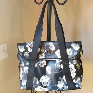 Lululemon Flowin with my Omies EUC